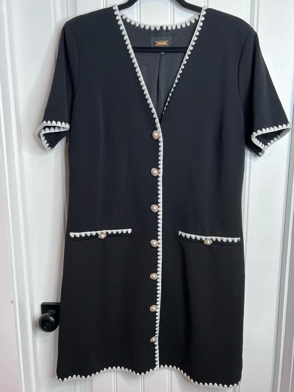 Alexia Admor chic black